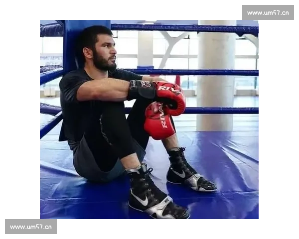 职业拳击赛激烈对决精彩瞬间全纪录与拳坛风云解析 - 副本 (2) - 副本